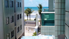 Apto na avenida da praia no Caiçara